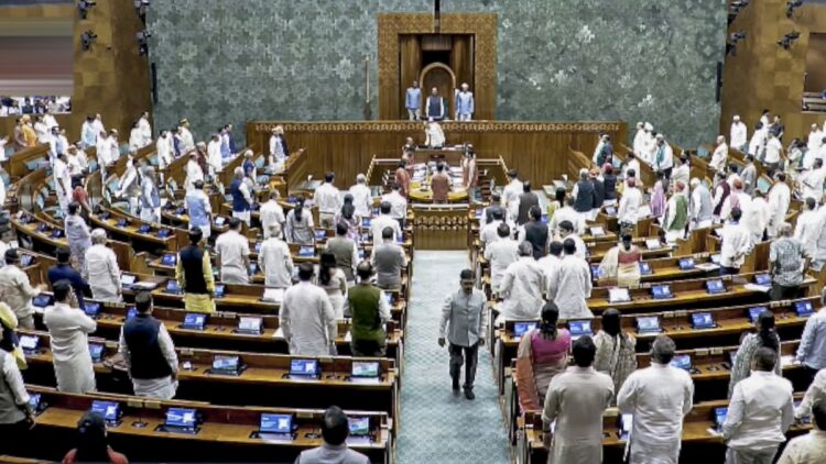 मॉनसून सत्र का दूसरा दिन भी हंगामेदार, सदन की कार्यवाही बार-बार हो रही स्थगित; यहां पढ़ें LIVE अपडेट्स