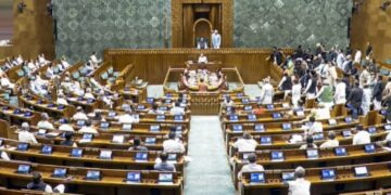 NEET पेपर लीक पर चर्चा को तैयार सरकार, क्या आज चलेगी संसद? जानें LIVE अपडेट्स