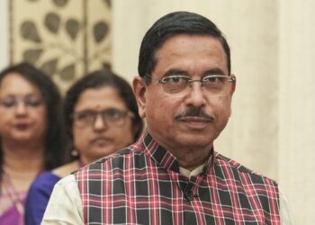 शिक्षा मंत्री बनने के बाद प्रल्हाद जोशी का पहला बयान, कहा- ‘पीएम मोदी की उम्मीदों पर खरा उतरूंगा’
