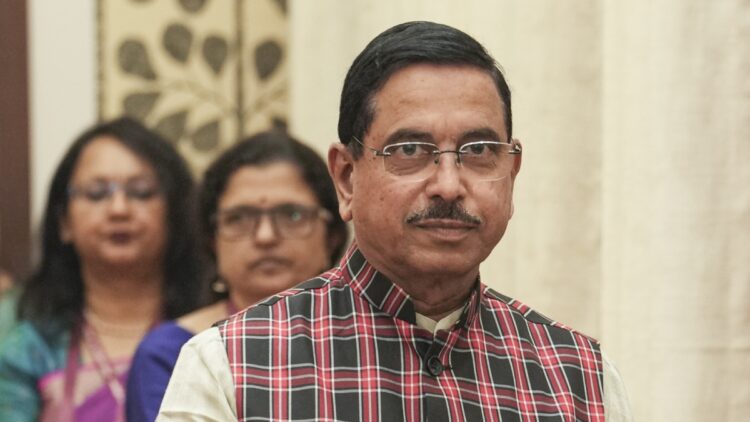 शिक्षा मंत्री बनने के बाद प्रल्हाद जोशी का पहला बयान, कहा- ‘पीएम मोदी की उम्मीदों पर खरा उतरूंगा’