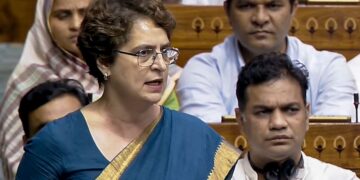 ”आप मुझ पर नाराज हो रहे हैं, थोड़ा मुस्करा लीजिए”, प्रियंका गांधी ने ऐसा क्या बोल दिया? संसद में हुआ जोरदार हंगामा