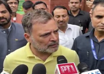राहुल गांधी का प्रल्हाद जोशी पर तीखा हमला, बोले- ‘बलात्कारियों का बचाव करने वाला सबसे घिनौना आदमी’