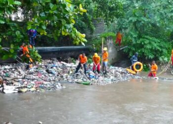 भुवनेश्वर में बारिश के बाद नाले में बहा युवक, 20 घंटे से ज्यादा समय बीतने के बाद भी नहीं मिला सुराग