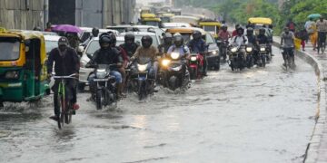 दिल्ली-NCR में मौसम मेहरबान, देश भर में आफत बनेगी बारिश? UP-बिहार समेत 16 राज्यों में भारी बारिश का अलर्ट