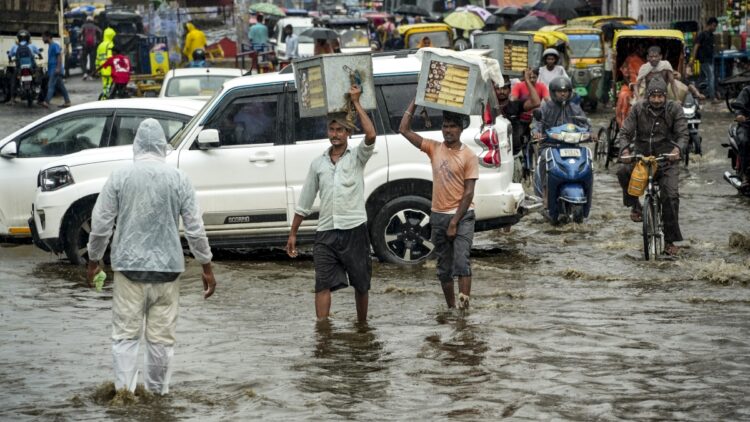 बिहार में आज मूसलाधार बारिश, मौसम विभाग का अलर्ट; जानें आपके राज्य में बरसात का क्या है हाल