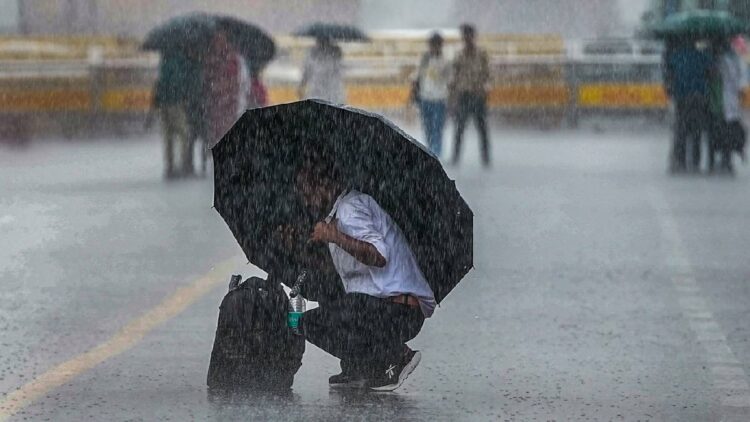 9 जुलाई को देश में कहां-कहां होगी बारिश? दिल्ली-NCR में कैसा रहेगा मौसम; पढ़ें IMD का लेटेस्ट अपडेट