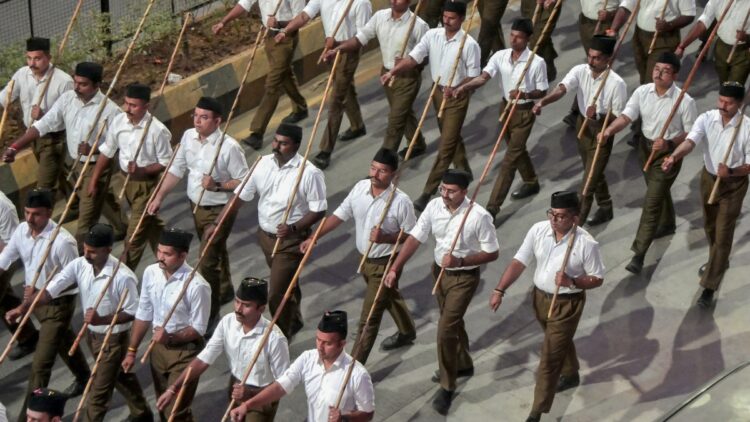पश्चिम बंगाल में तेजी से हो रहा स्वयंसेवक संघ का विस्तार, 2 महीने में 30 हजार से ज्यादा नए सदस्य बने