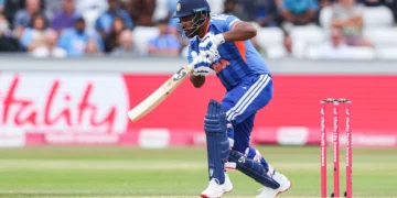 IND vs ENG T20: Sanju Samson पर बढ़ा दबाव, एक और नाकामी तो Team India से हो सकती है छुट्टी?