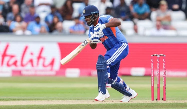 IND vs ENG T20: Sanju Samson पर बढ़ा दबाव, एक और नाकामी तो Team India से हो सकती है छुट्टी?