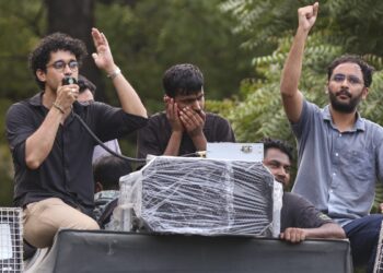 “गिरफ्तार छात्र मंगलवार तक नहीं छूटे तो दोबारा प्रदर्शन होगा”, CJP के सौरव दास बोले- ‘कपिल सिब्बल भी हमारे साथ’