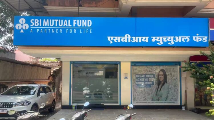 SBI Funds Management की शेयर बाजार में एंट्री, 7% प्रीमियम के साथ लिस्ट हुए शेयर