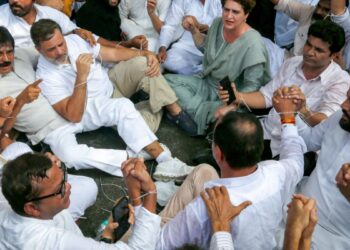 कांग्रेस की वो 5 मांगें, जिसे लेकर राहुल गांधी पीएम हाउस के बाहर धरना प्रदर्शन पर अड़े