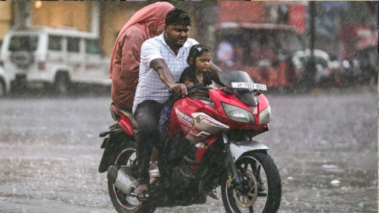 ओडिशा में 26 जुलाई को भारी बारिश का रेड अलर्ट, बाढ़-लैंडस्लाइड के आसार, हरियाणा-राजस्थान-यूपी में भी बरसेंगे बादल