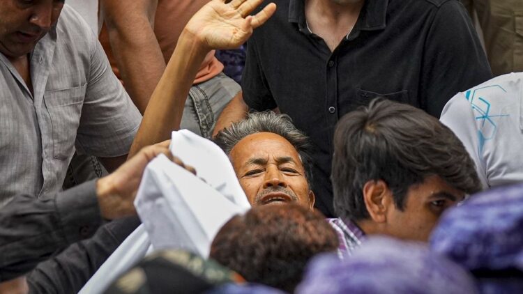 ’20 दिन के अनशन से कमजोर हुए सोनम वांगचुक’, जानें सफदरजंग अस्पताल ने और क्या कहा