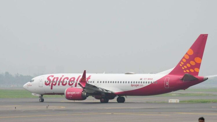 Spicejet से 4 एयरक्राफ्ट वापस लेने के लिए DGCA से किया गया संपर्क, कैंसिल किया जाएगा रजिस्ट्रेशन