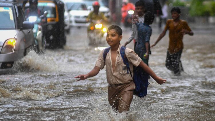 दिल्ली-यूपी में पहुंचने वाला है मानसून, बिहार समेत 12 राज्यों में गुरुवार को आंधी के साथ बारिश के आसार; पालघर में रेड अलर्ट