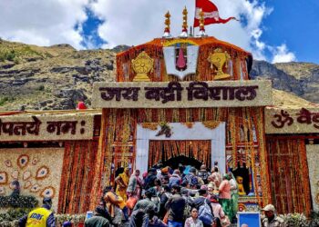 बद्रीनाथ-केदारनाथ मंदिर समिति का कर्मचारी सस्पेंड, चढ़ावा चोरी मामले में बड़ा एक्शन