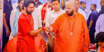 बागेश्वर धाम पहुंचे अनंत अंबानी, लगाई अर्जी; धीरेंद्र शास्त्री ने कराए दिव्य दर्शन