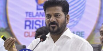 तेलंगाना के CM रेवंत रेड्डी ने इंजीनियरिंग ग्रेजुएट्स को बताया ‘क्रिमिनल वेस्ट’, राज्य में छिड़ा राजनीतिक विवाद