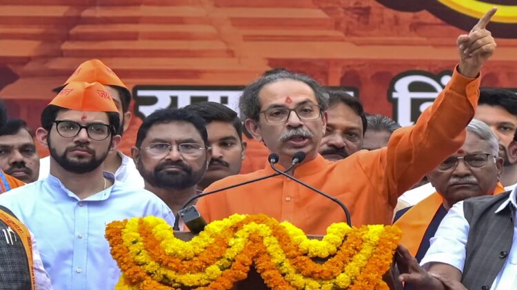 उद्धव ठाकरे को बड़ा झटका, बागी सांसदों को शिंदे गुट में जाने की मिली मान्यता, जानें क्या हैं उनके नाम