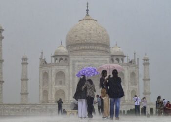 18 राज्यों में मानसून का ‘आफतकाल’, क्या दिल्ली में आज भी होगी बारिश, जानें कैसा रहेगा आज का मौसम
