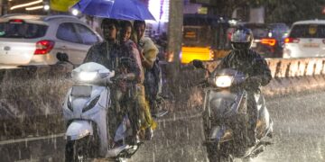 कई राज्यों में बारिश से हाहाकार, दिल्ली-NCR और UP को लेकर क्या हैं आसार? जानें कैसा रहेगा आज का मौसम