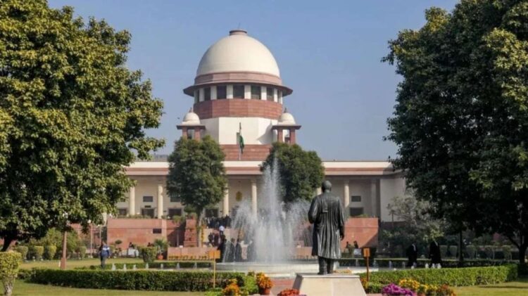 थ्री-लैंग्वेज पॉलिसी बदलेगी या रहेगी? सुप्रीम कोर्ट का केंद्र, CBSE और NCERT को नोटिस