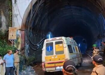 उत्तराखंड के चमोली में निर्माणाधीन DRT टनल के अंदर मलबा गिरने से बड़ा हादसा, 20 से ज्यादा मजदूर फंसे; 16 किए गए रेस्क्यू