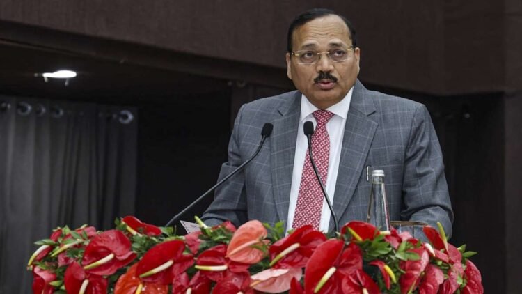 बार काउंसिल का यू-टर्न, लॉ ग्रेजुएट्स की प्रैक्टिस पर लगी रोक हटाई; CJI के कार्यक्रम के विरोध पर पहले किया था बैन
