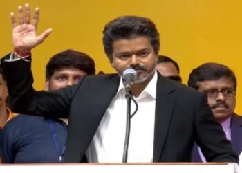 ‘कॉकरोचों से दूर रहें छात्र और युवा’, CM विजय थलापति ने फिर अपना ही आदेश क्यों वापस लिया