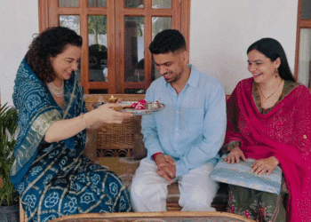 Kriti Sanon & Nupur Sanon Rakshabandhan Celebration
