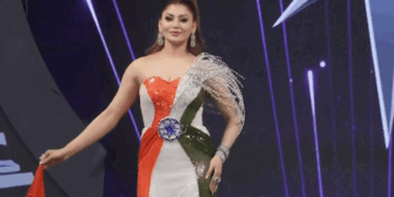 तिरंगा-प्रेरित ड्रेस पर ट्रोलिंग के बाद उर्वशी रौतेला की सफाई:बोलीं- मैं देश को सिर्फ राष्ट्रीयता नहीं, अपनी पहचान के रूप में साथ रखती हूं