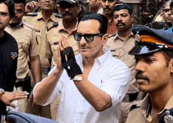 सैफ अली खान पर हमले के आरोपी ने जुर्म कबूला:शरीफुल इस्लाम ने कोर्ट से नरमी की अपील की, पेट में फंसा था चाकू का टुकड़ा