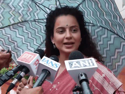 कंगना रनोट ने नसीरुद्दीन शाह को लोमड़ी कहा:बोलीं- वे देश का खाकर पड़ोसी के लिए लड़ते हैं; पीयूष मिश्रा के बयान का समर्थन किया