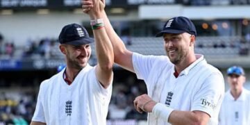 England vs Pakistan: 26 साल बाद दोहराया इतिहास, Robinson और Tongue के 'पंच' से पस्त हुई पाक टीम