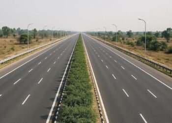 बिहार के 13 जिलों की किस्मत बदलेगा 336 km लंबा एक्सप्रेसवे! 10-12 घंटे की दूरी 4-5 घंटे में होगी पूरी