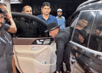 Salman Khan Scolds Paparazzi at Sohail Khan Party in Mumbai