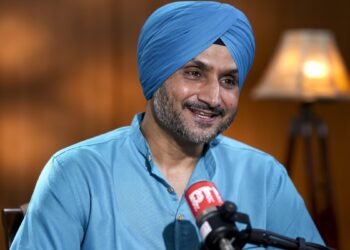 “मेरी बात नहीं सुनी गई, इसलिए BJP में गया”, AAP छोड़ने की वजह पर हरभजन सिंह ने तोड़ी चुप्पी, जानें और क्या कहा