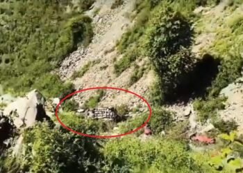 अस्पताल से शव लेकर घर लौट रहे थे, रास्ते में मौत ने घेरा, सिरमौर में बोलेरो गहरी खाई में गिरी; 4 की मौत, 9 घायल