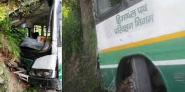 रक्षाबंधन के दिन कुल्लू में ओवरलोडेड HRTC बस हादसे का शिकार, ब्रेक फेल होने से पहाड़ी से टकराई; 60 से ज्यादा यात्री थे सवार