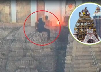 VIDEO: श्री जगन्नाथ मंदिर के ऊपरी हिस्से पर चढ़ा नकाबपोश युवक और जाकर बैठ गया, मचा हड़कंप, आरोपी की हुई पहचान