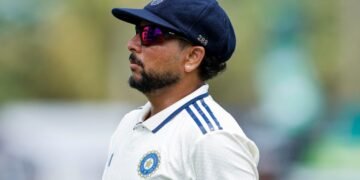 Kuldeep Yadav की फॉर्म पर सवाल उठाने वालों को Coach Bahutule का जवाब: वह शानदार हैं!