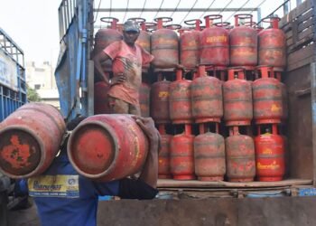 1 सितंबर से बदलने जा रहे हैं LPG से लेकर e-KYC तक के नियम, जानें आप पर क्या पड़ेगा असर