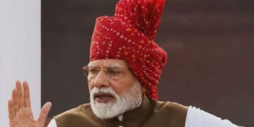 लाल किले से पीएम मोदी ने किया बड़ा ऐलान, देशभर में बनाई जाएंगी 6 करोड़ लखपति दीदी