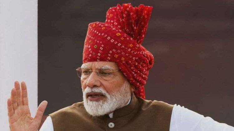 लाल किले से पीएम मोदी ने किया बड़ा ऐलान, देशभर में बनाई जाएंगी 6 करोड़ लखपति दीदी