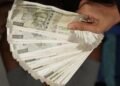 वरिष्ठ नागरिकों को FD पर मिल रहा 8.50% तक का बंपर ब्याज, जानें कितने समय के लिए जमा करने होंगे पैसे