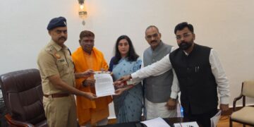 साधु के वेष में संसद में प्रदर्शन पप्पू यादव पर पड़ा भारी, शिकायत दर्ज कराने पहुंचीं BJP सांसद बांसुरी स्वराज