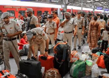 रेलवे स्टेशनों पर होगी सख्त चेकिंग, पार्सल की सुविधाएं भी रहेंगी बंद- रेलवे ने यात्रियों के लिए जारी की एडवाइजरी