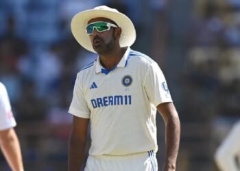 Rishabh Pant के 50 Test के बाद Ravichandran Ashwin की दो टूक सलाह: अब टीम की जरूरत के हिसाब से खेलें