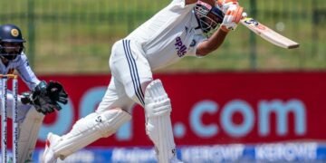 चोट के बावजूद Rishabh Pant का जलवा, MS Dhoni का Record तोड़ विदेशी Test में लिखा नया अध्याय